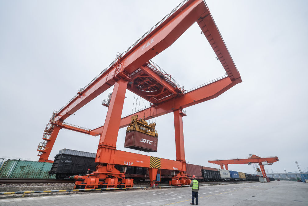 “十五五”时期怎么干？新华社播发重磅政论！